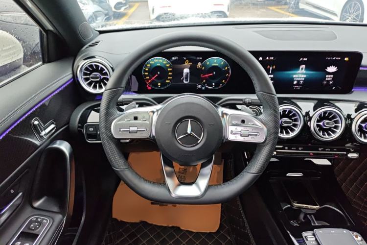 Used Mercedes-Benz A-Class 2022 Revised Version A 200 L Sport Sedan Fashionable Style Steering Wheel