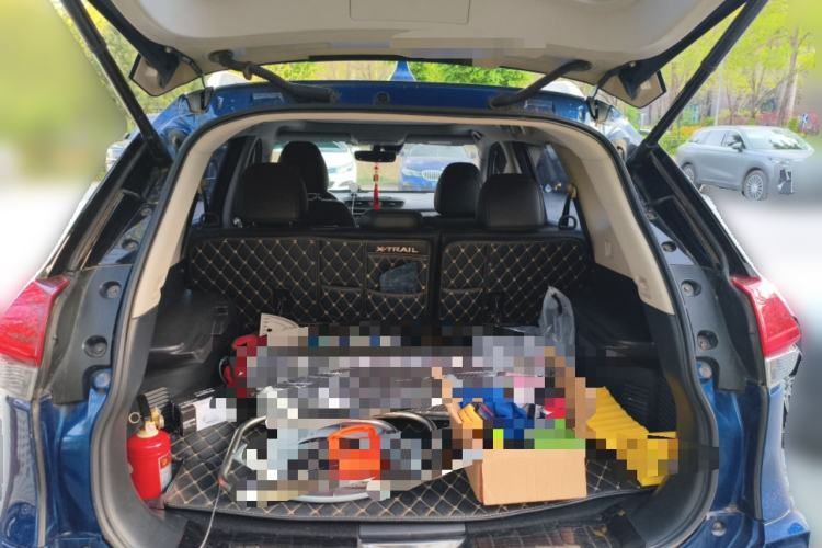 Used Nissan X-Trail 2017 2.5L CVT Luxury Edition 4WD Trunk