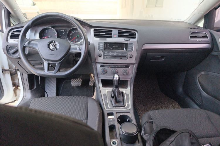 Used Volkswagen Golf 2016 1.6L Automatic Fashion Model
