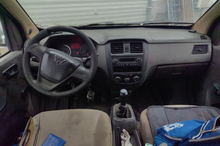 Used Wuling Rongguang 2014 1.5L S Standard Version