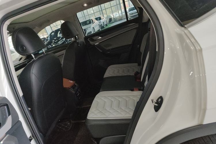 Used Volkswagen Tayron 2024 300TSI Two-Wheel-Drive Luxury Plus Advanced Version
