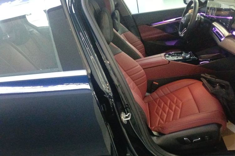 Used BMW 5 Series 2025 530Li Luxury Edition M Sport Package
