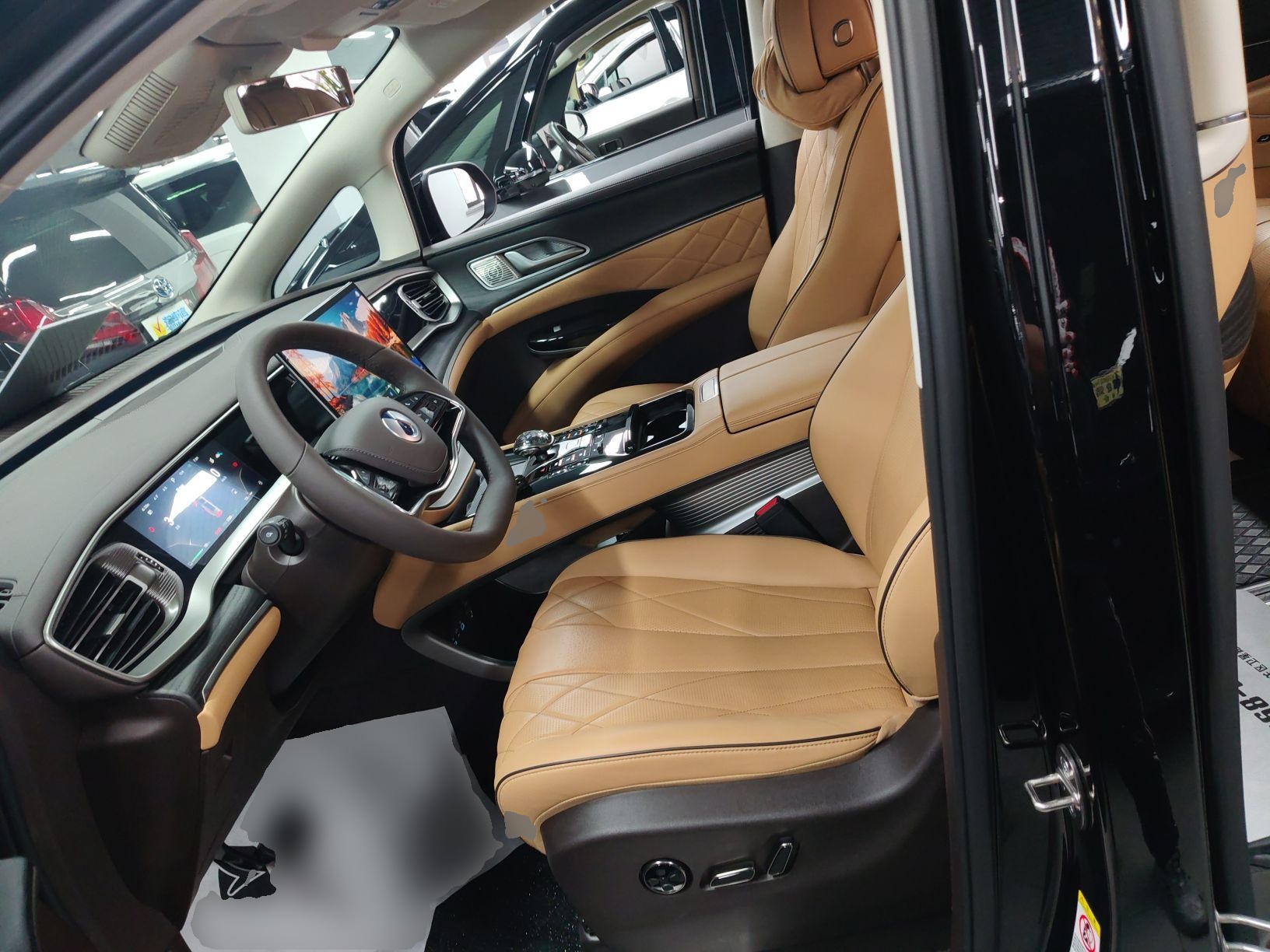 المقاعد الأمامية داخل السيارة