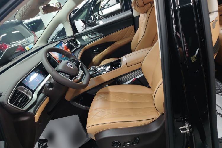 Used Denza D9 2024 DM-i 980 Four-Wheel Drive Prestige Model
