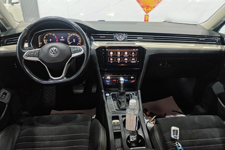 Used Volkswagen Magotan 2020 380TSI DSG Luxury Version Center Console