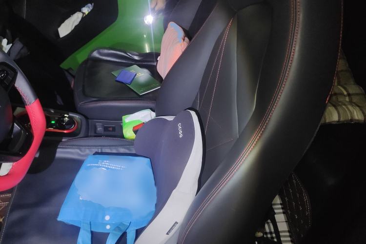 Used Chery Little Ant 2022 Revised Version Sweet Pink Edition Half-Sugar Version Lithium Iron Phosphate 30.7 kWh 30 kW 301 km
