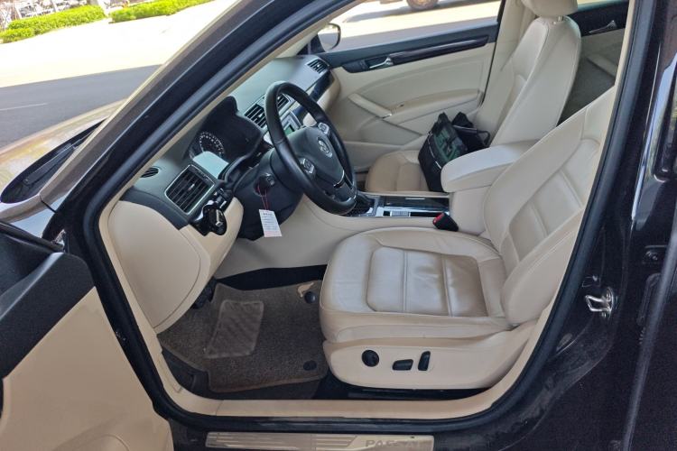 Used Volkswagen Passat 2015 1.8TSI DSG Prestige Edition Left Front Seat