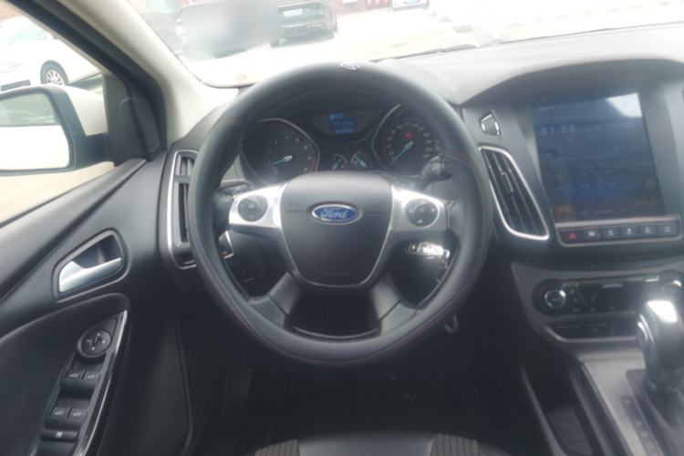 Used Ford Focus 2012 Hatchback 1.6L Automatic Fashion Edition
