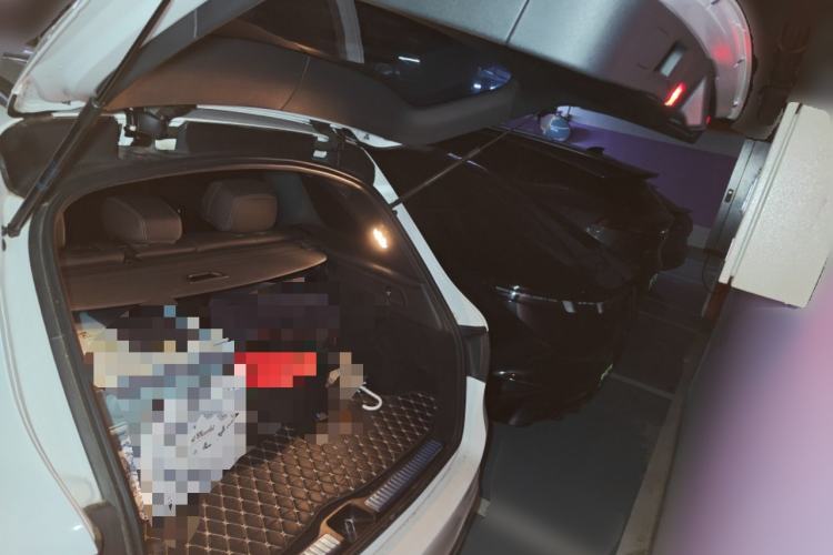 Used Mercedes-Benz GLC 2018 Facelift GLC 260 4MATIC Luxury Edition
