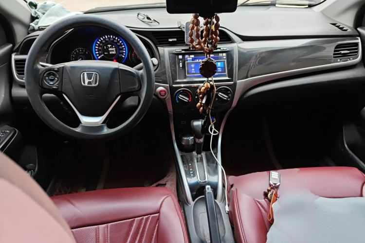 Used Honda Crider 2013 1.8L automatic luxury edition
