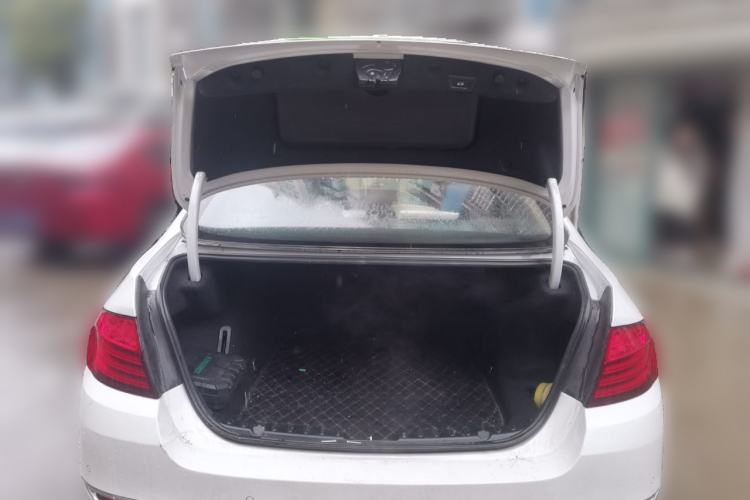 Used BMW 5 Series 2017 525Li Luxury Design Package Trunk