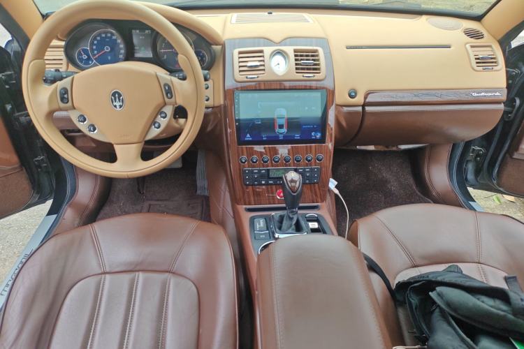 Used Maserati President 2010 4.2L Elite Edition Center Console