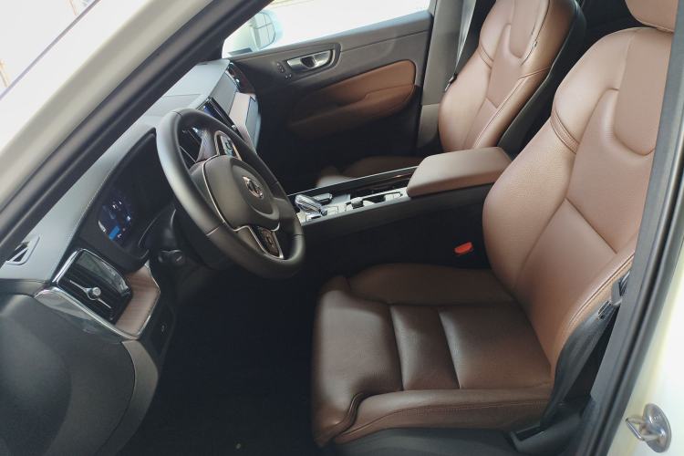 Used Volvo XC60 2025 B5 Four-Wheel Drive Smart & Advanced Luxury Edition