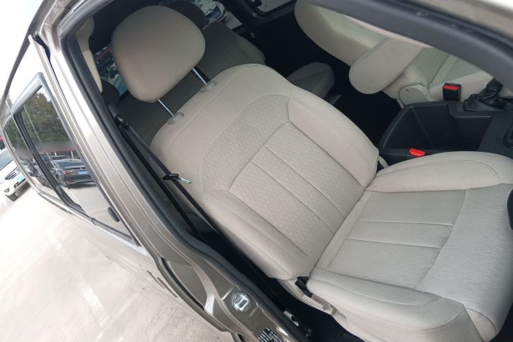 Used FORTHING Lingzhi 2023 M5L 1.6L Base Model 5 Seats Right Front Seat