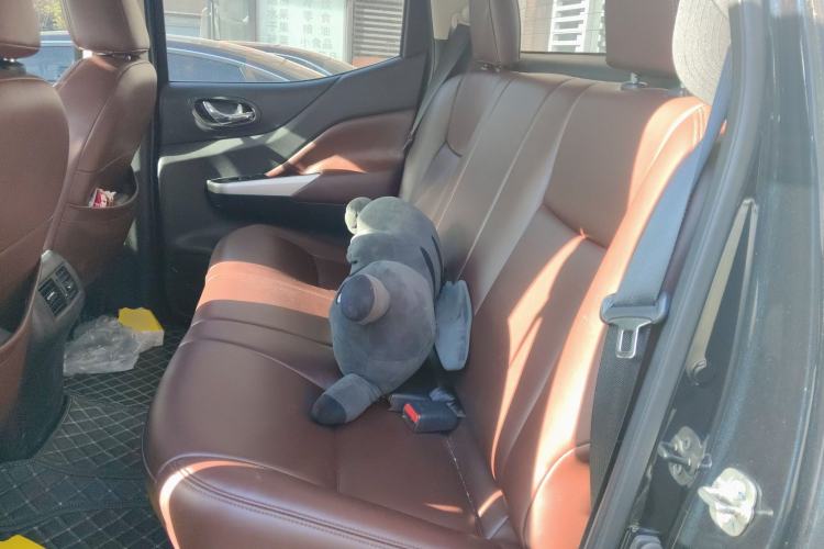 Used Nissan Navara 2017 2.5L Automatic 4x4 Luxury Edition QR25 Left Rear Seat