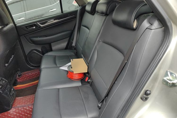 Used Subaru Outback 2015 2.5i Sport Navigation Edition Interior 4