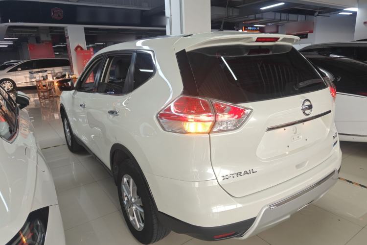 Used Nissan X-Trail 2015 2.0L CVT Comfort MAX Edition 2WD
