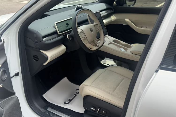 Used Nio ES6 2024 75 kWh Interior 1