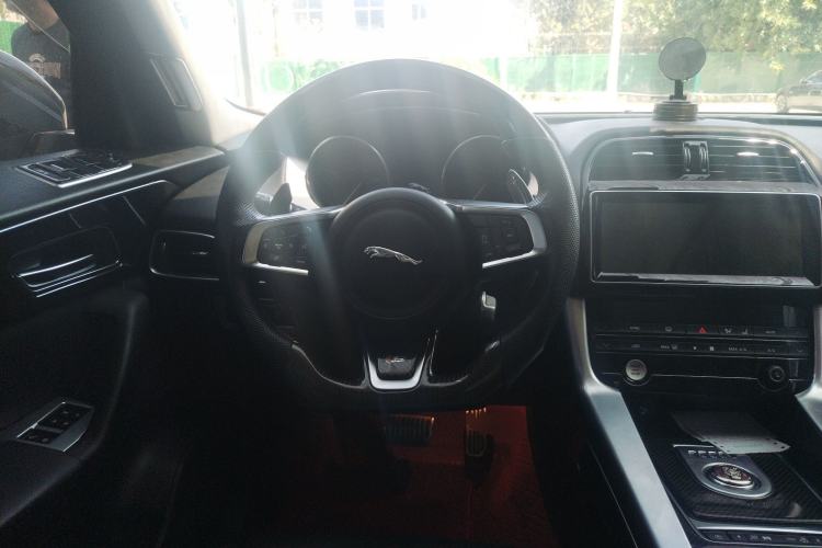 Used Jaguar F-PACE 2018 2.0T Four-Wheel Drive Urban Luxury Edition
