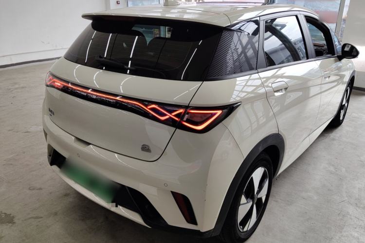 Used BYD Dolphin 2023 420 km Fashion Edition
