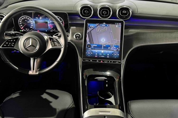 Used Mercedes-Benz GLC 2023 Facelift GLC 260 L 4MATIC Dynamic Version 5 Seats Interior 2