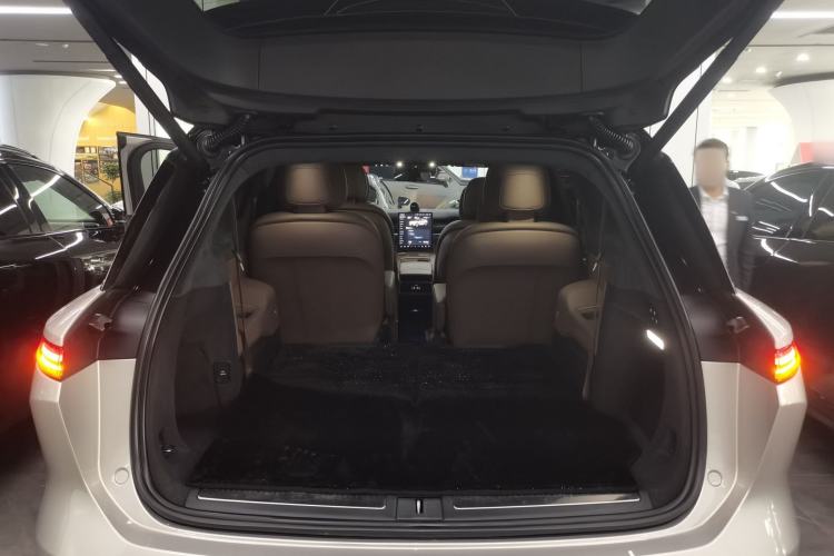 Used Nio ES8 2024 75 kWh Trunk