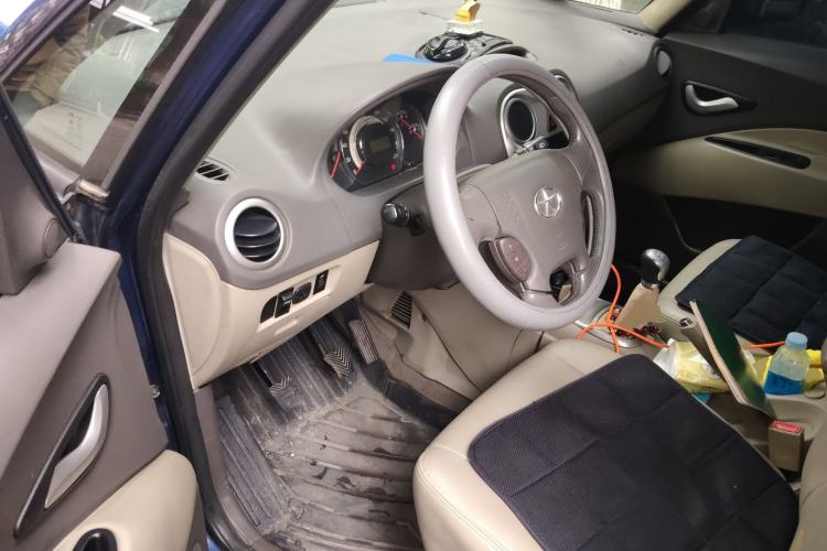 Used JAC Group Refine M2 2011 1.8L MT Luxury 7-Seater