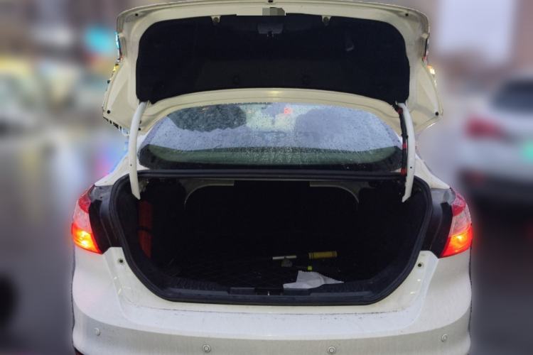 Used Ford Focus 2012 Sedan 1.6L Automatic Comfort Model
