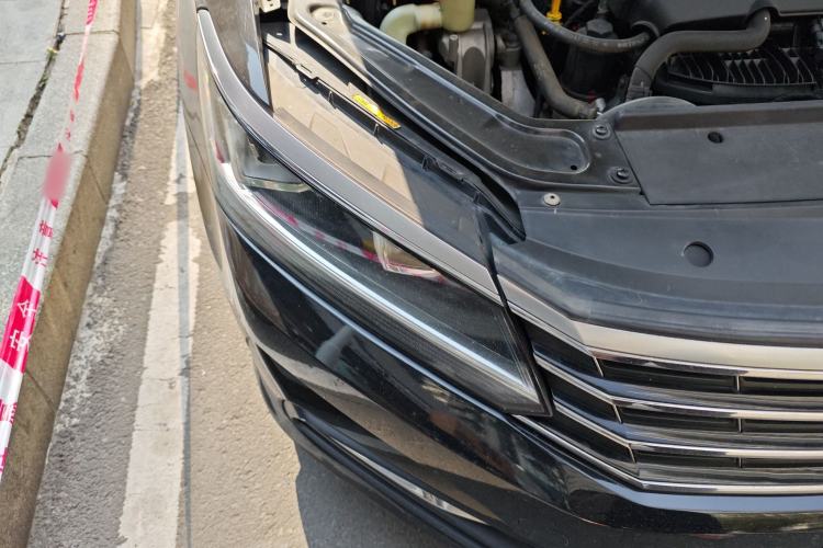 Used Volkswagen Passat 2016 330TSI DSG Luxury Edition Right Front Headlight