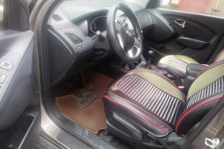 Used Hyundai ix35 2012 2.0L Manual Two-Wheel Drive New Edition GL
