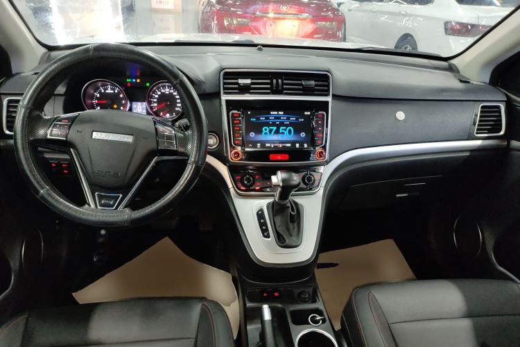 Used Haval M6 2019 1.5T DCT Two-Wheel Drive Value Edition China VI Standard Center Console