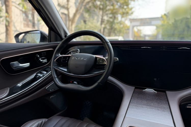 Used EXEED Lanyue 2023 400T Four-Wheel Drive Star Prestige Edition 6 Seats
