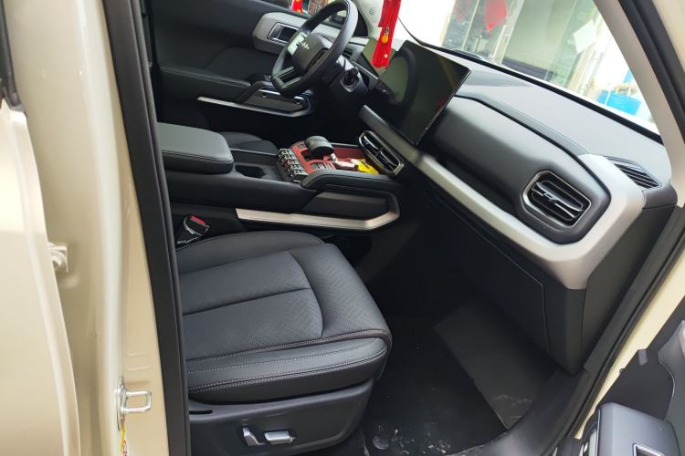 Used Formula Leopard Titanium 3 2025 501 km Range Rear-Wheel Drive Intelligent Driving Max Edition
