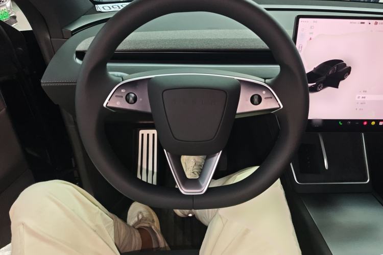 Used Tesla Model Y L 2025 Model Long-Range All-Wheel-Drive Version