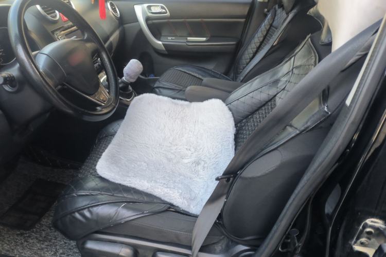 Used Haval H6 2015 Upgraded Model 1.5T Manual Two-Wheel Drive Urban Version
