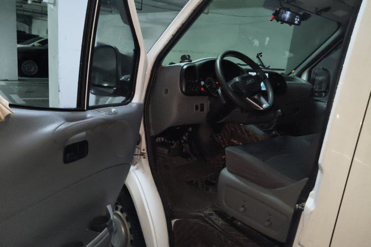 Used JMC Transit 2019 2.8T Commercial Version Short Wheelbase Low Roof 6-Seater China VI Emission Standard JX493