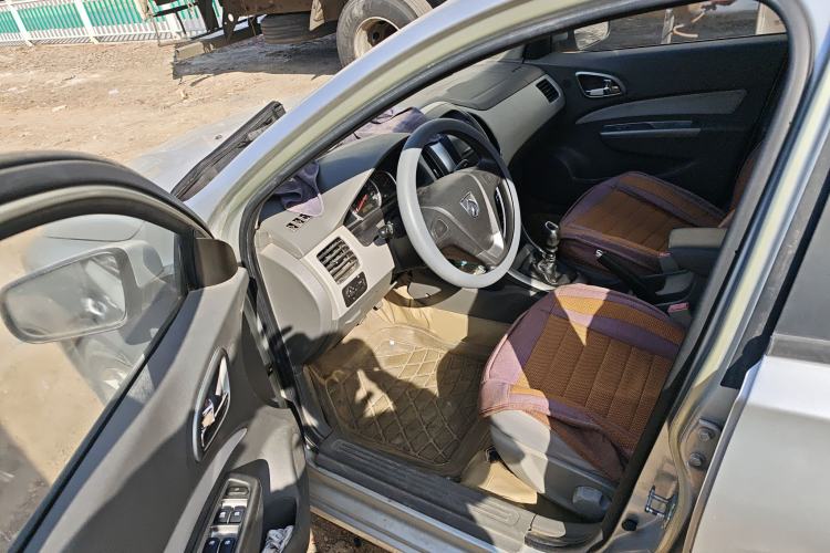 Used Baojun 630 2011 1.5L manual Comfort trim level