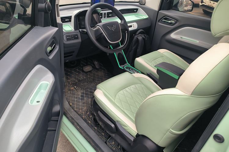 Used Wuling Hongguang MINIEV 2021 Macaron Premium Model – Lithium Iron Phosphate Driver Seat