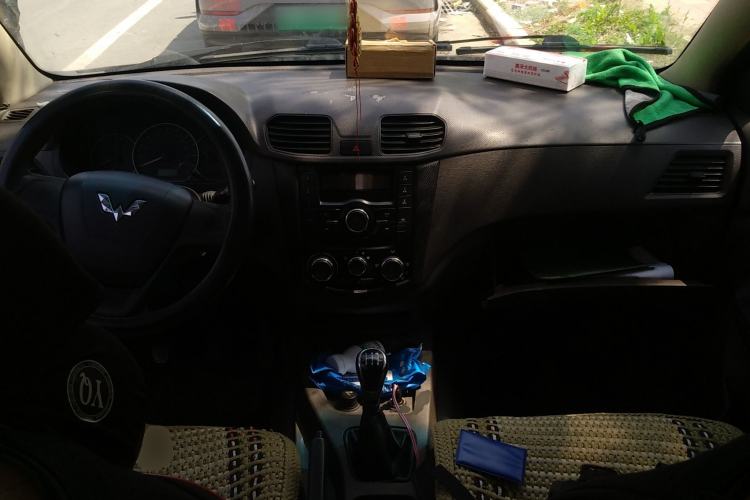 Used Wuling Hongguang 2014 1.2L S Standard Version China IV Standard Center Console