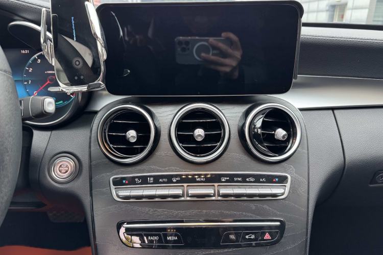 Used Mercedes-Benz C-Class 2019 C 260 L Sport Edition Audio And AC Panel