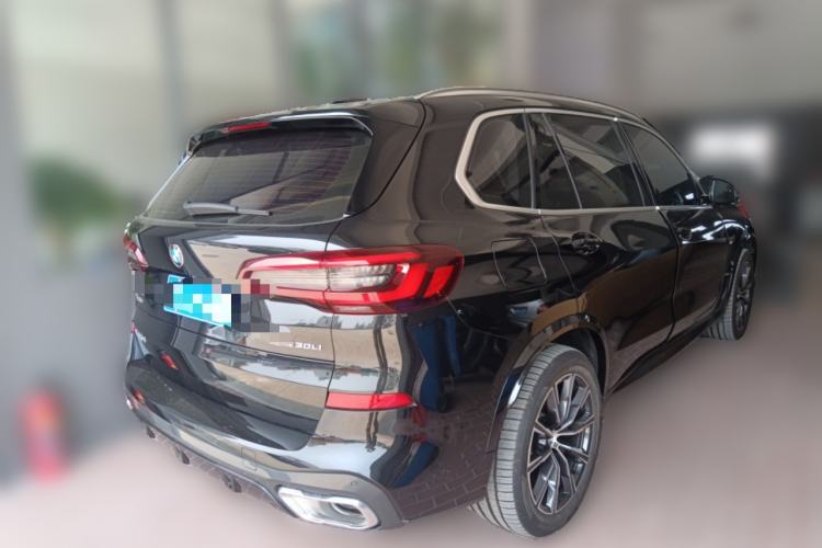 Used BMW X5 2022 Restyled xDrive 30Li M Sport Package Rear Right 45 Deg