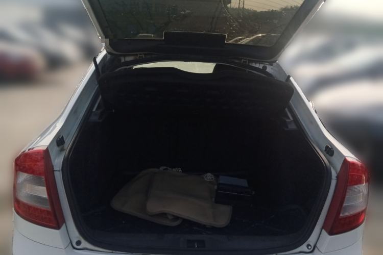 Used Skoda Octavia 2010 2.0L Manual Yijun Edition Trunk