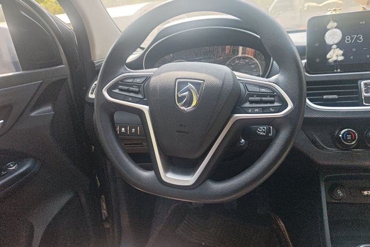 Used Baojun 730 2019 1.5L Manual Fashion Model 7-seater China VI Steering Wheel