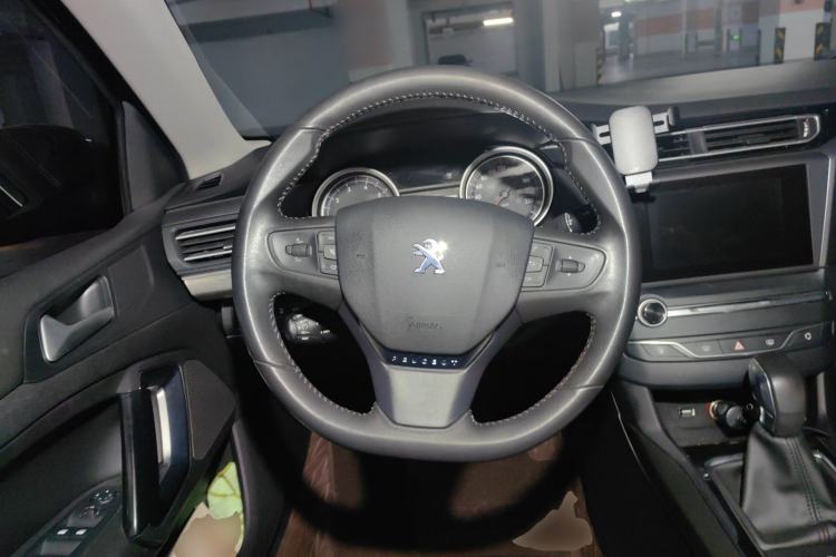 Used Peugeot 408 2015 1.2T Automatic Luxury Edition Steering Wheel