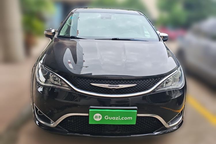 Used Chrysler Grand Voyager 2017 3.6L Premium Edition