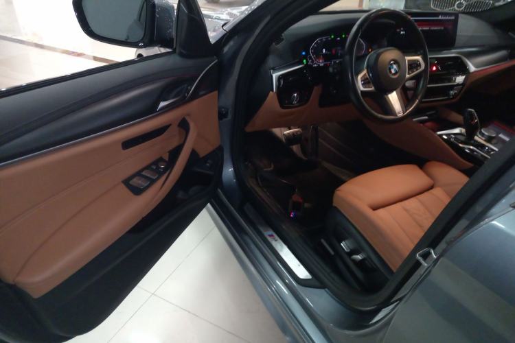 Used BMW 5 Series (Import) 2022 525i M Sport Package
