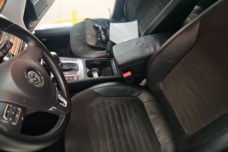 Used Volkswagen Magotan 2012 Travel Edition 2.0 TSI Comfort Version Left Front Seat