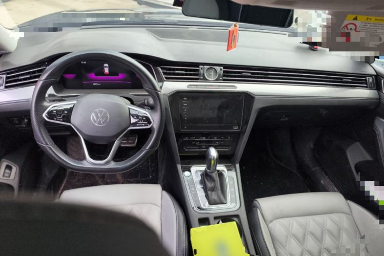 Used Volkswagen Magotan 2023 2 Million Units Limited Edition 330TSI DSG Leading Version Center Console