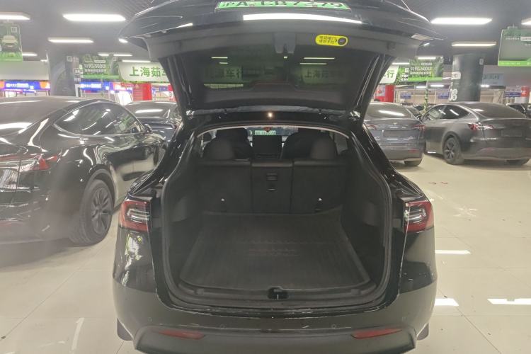 Used Tesla Model Y 2023 Rear-Wheel-Drive Version
