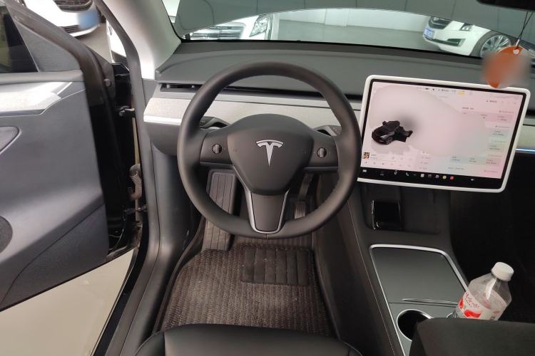 Used Tesla Model Y 2023 Rear-Wheel-Drive Version Steering Wheel